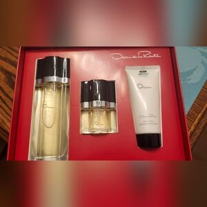 Oscar de la Renta Fragrance and Lotion Set in Red Box
